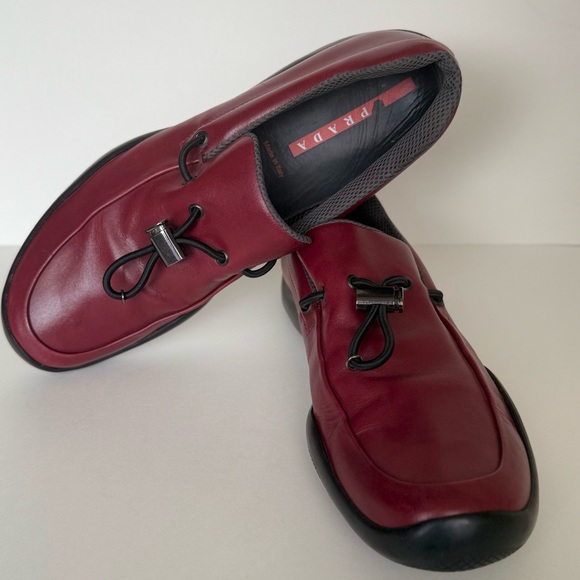 Prada Men’s Red Leather Loafers - Size 10 - Bold Designer Style - Picture 3 of 7